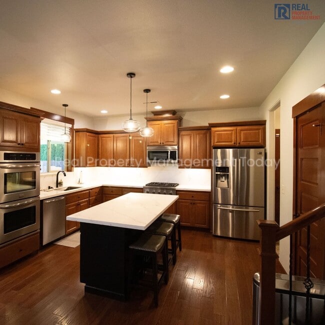 Photo - 4 Bedroom House in Puyallup! (Virtual Tour Available)