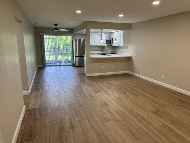 Photo - 683 110th Ave N