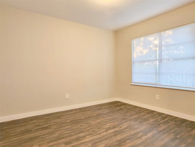 Photo - 1106 2nd Ave N