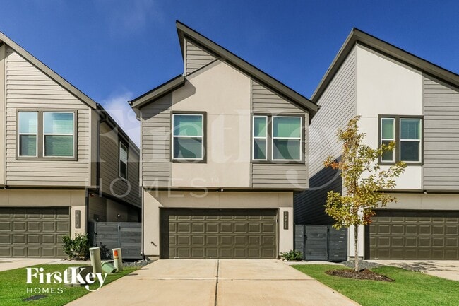 Building Photo - 18314 W Centro Cir