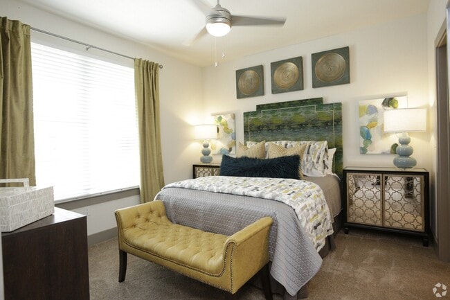 Photo - Up to 4 Weeks Free | Luxury 2-Bed in Conroe! Unidad EAWL