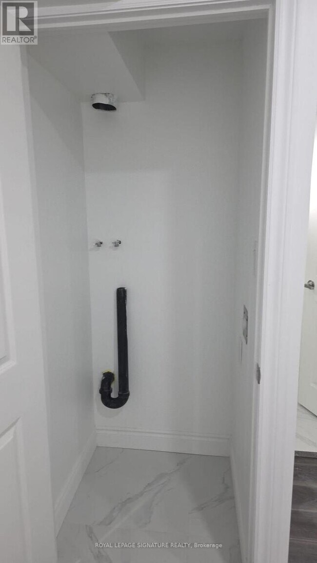 Photo - 28 Bagnell Cr