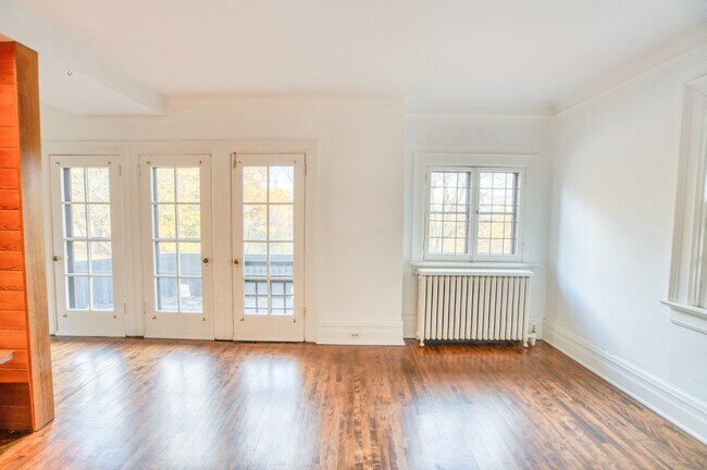 Living room - 8 Range Rd Unit 1