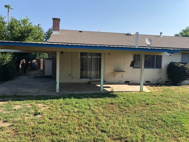 3349 W Tulare Ave