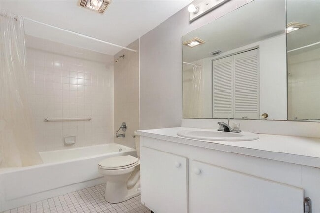 Photo - 1400 SW 124th Terrace Unidad 105Q