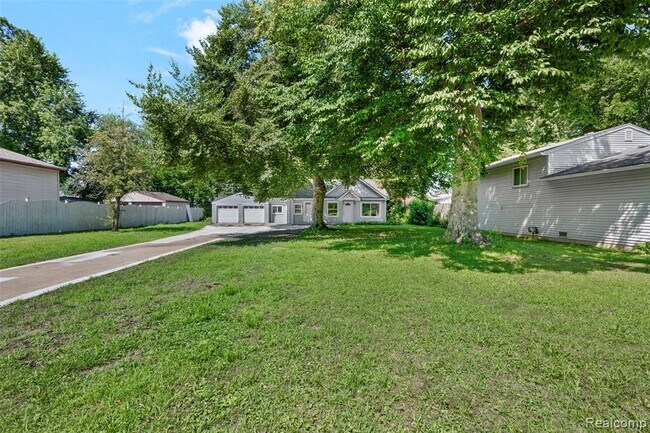 Photo - 641 Gilman St