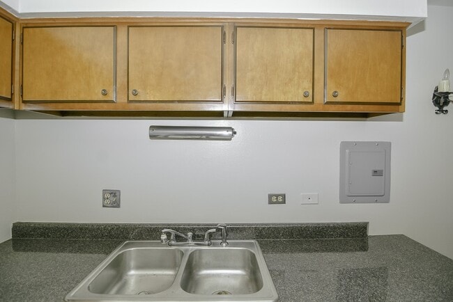 Photo - 665 W Wrightwood Ave Unit 902