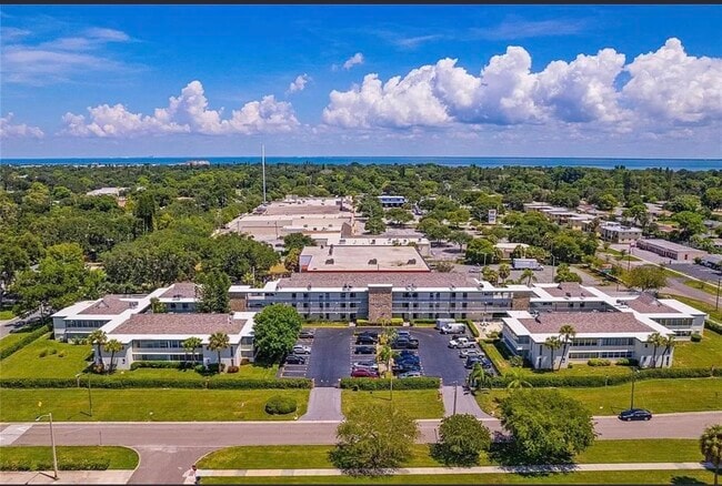 Building Photo - 6100 12th St S Unit 105