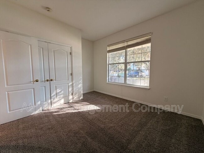 Photo - 6634 Duncaster St