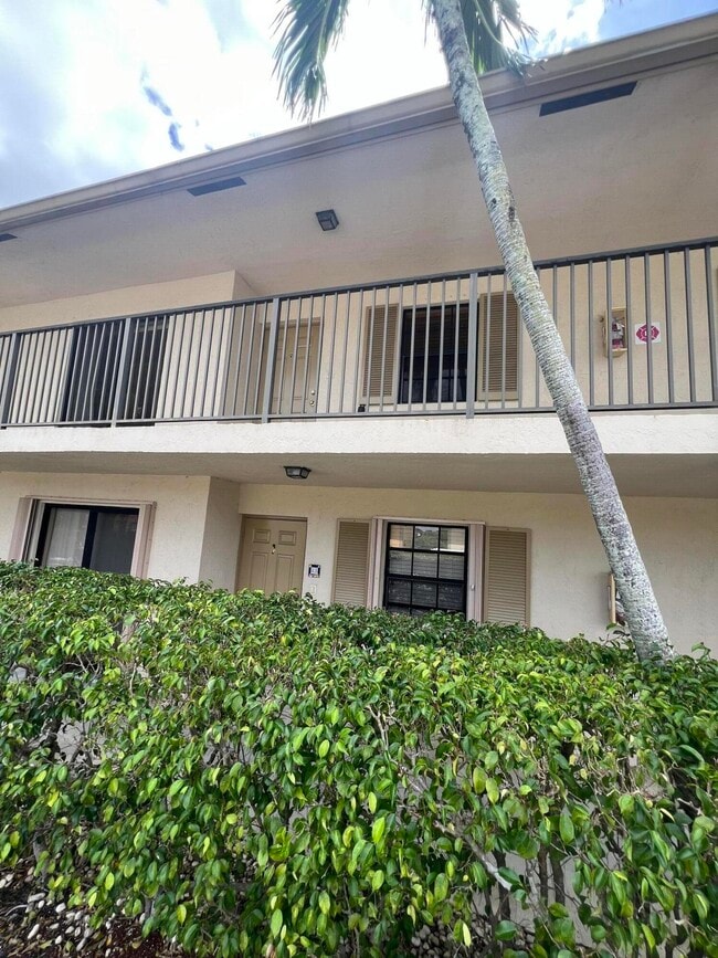 Photo - 960 NW 45th St Unidad B-6