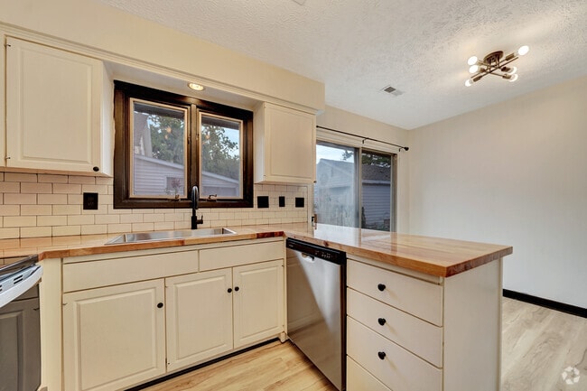 Building Photo - 5707 Ballard Ave Unit 5709 Rental