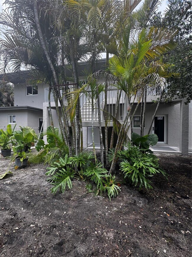 Photo - 1460 SW 24th Ct Unit 3