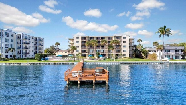 Building Photo - 1202 S Lake Dr Unit 501
