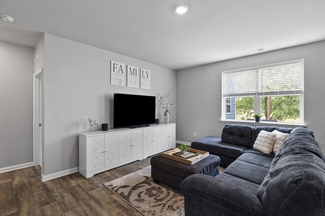 Photo - 20576 Smithfield Cir