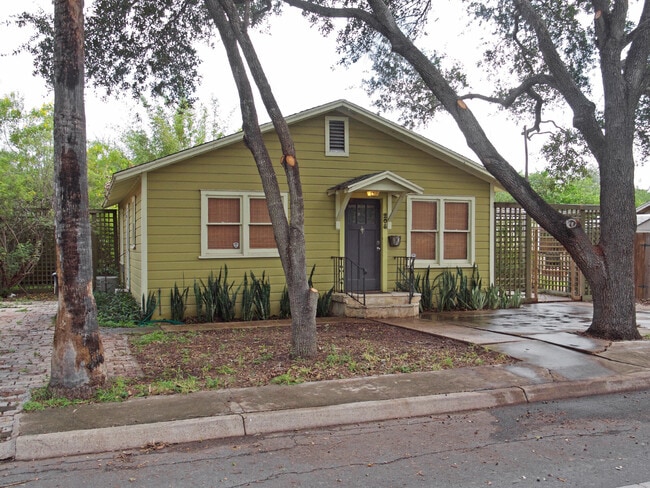 Photo - 208 N 8th St