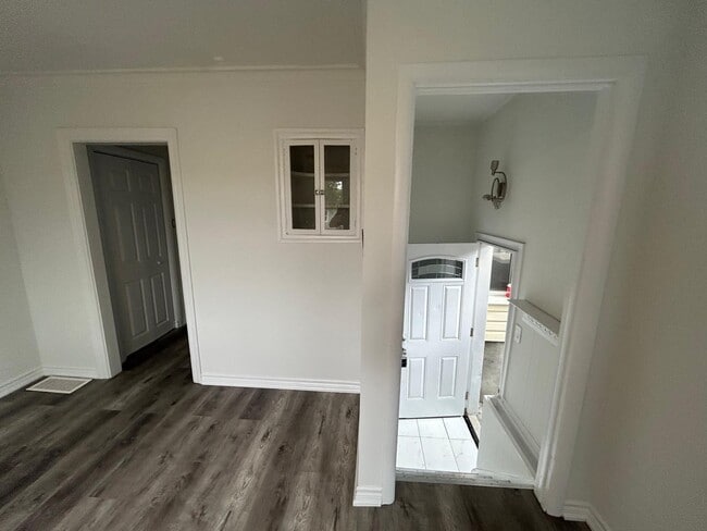 Photo - 581 Paterson St