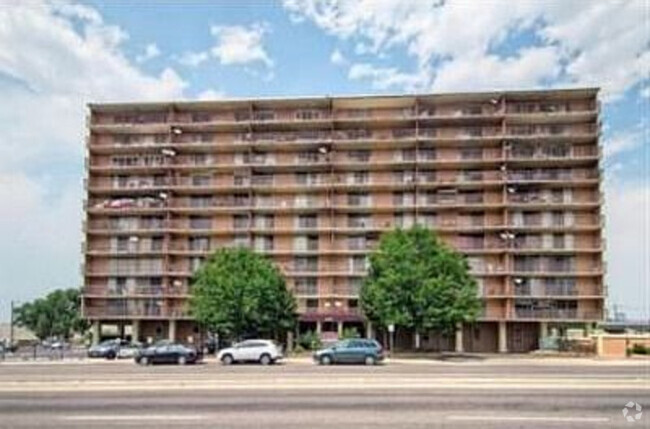 Building Photo - 2225 Buchtel Blvd S Unit apt 304