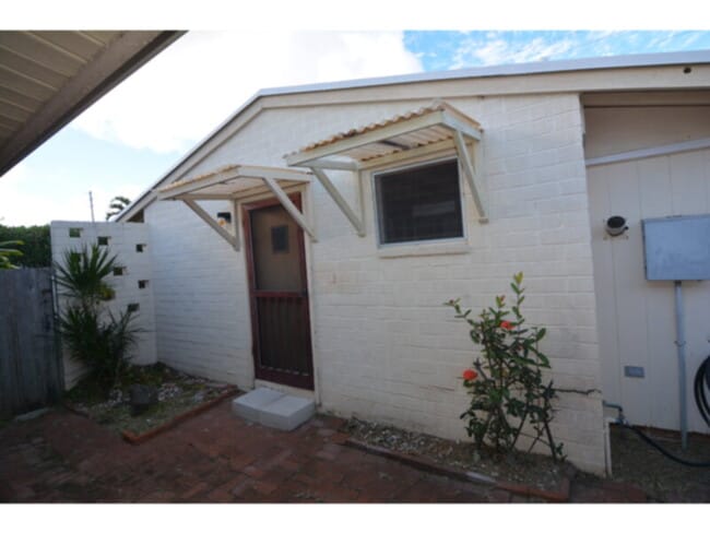 Building Photo - Kailua Studio at Aikahi Park Rental