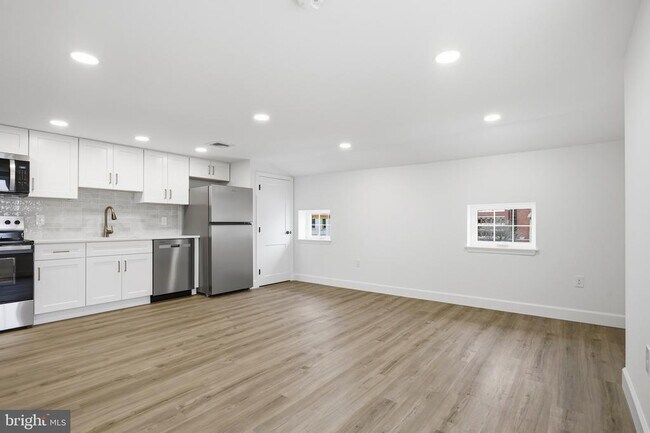 Building Photo - 100 W Front St Unit 3A