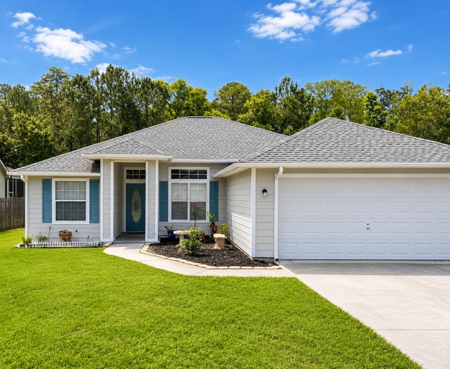 Building Photo - Charming 3-Bedroom Home Near Kings Bay Naval Base!