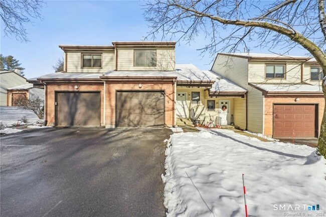 Building Photo - 17 Oak Forest Dr Unit 2