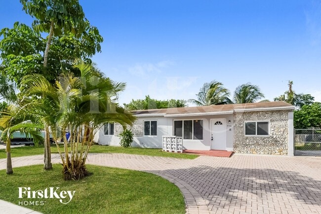Photo - 6820 SW 16th Ct
