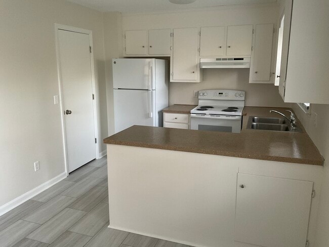 Photo - 612 Garland Dr