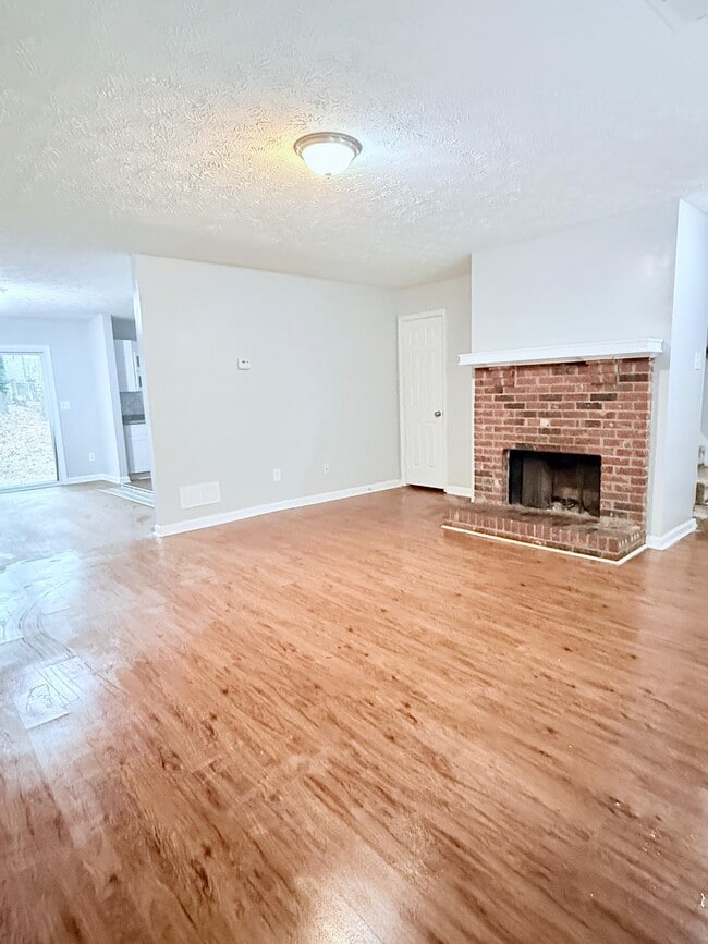 Photo - 280 Timber Creek Ln SW