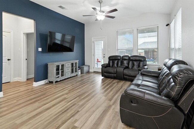 Photo - 140 Cascata Way