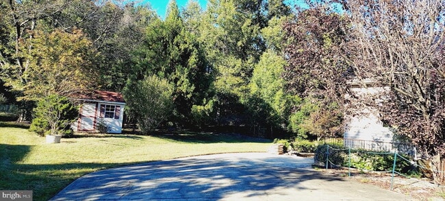 Photo - 9008 Doris Dr