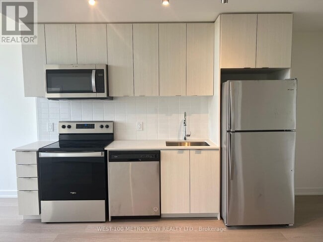 Photo - 859 The Queensway Unit 814