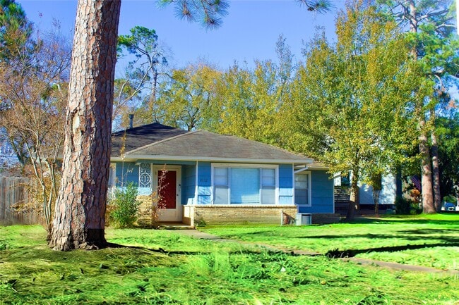 Building Photo - 1002 Waltway Dr