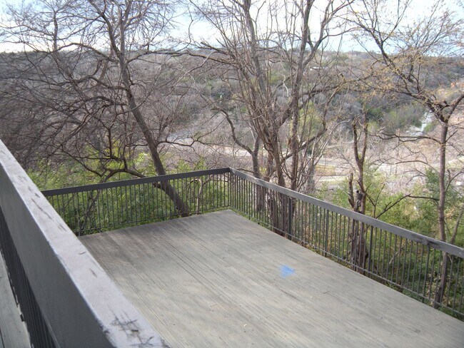 Photo - WONDERFUL WEST CAMPUS 1 BEDROOM - AVAILABLE AUGUST 2026 - OVERLOOK CONDOS - $1600 Unit 207