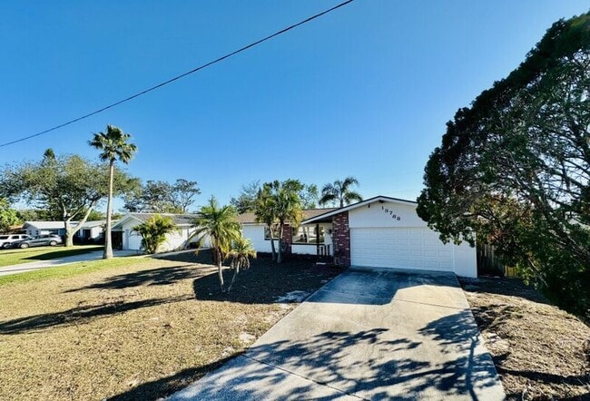 Building Photo - 13788 Montego Dr