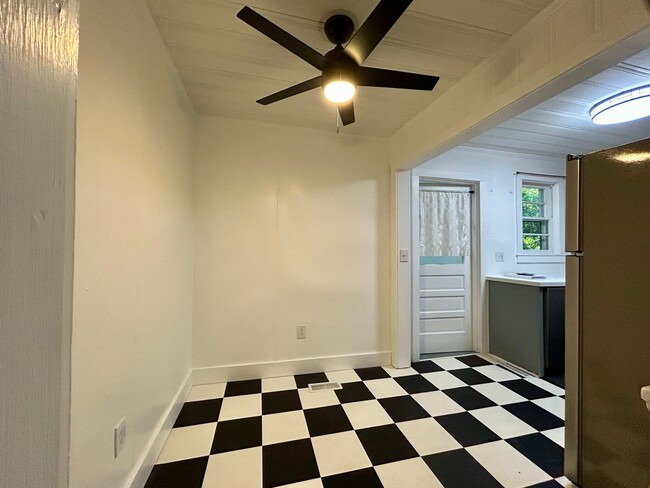 Photo - 2 bed 1 bath unit Unit 1406 Oak St