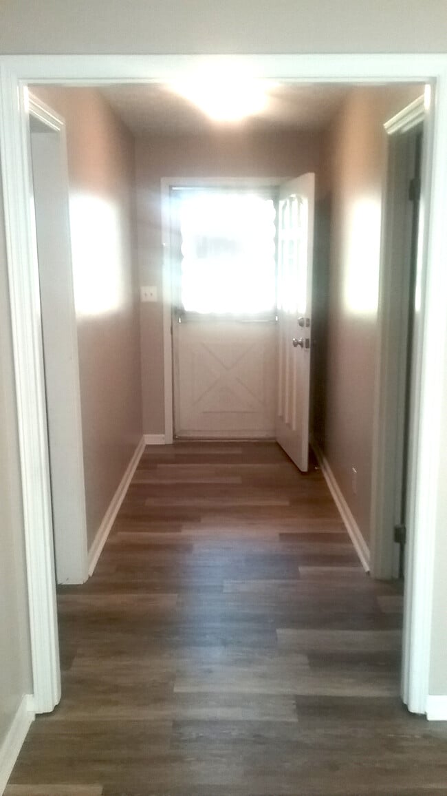 Photo - 304 Maddox Rd