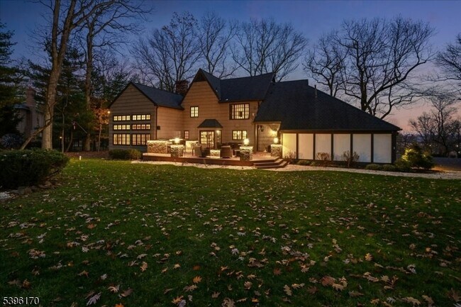 Photo - 545 Johnston Dr