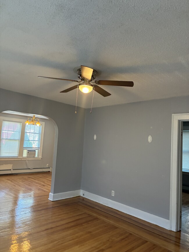 Photo - 257 Sheffield Ave