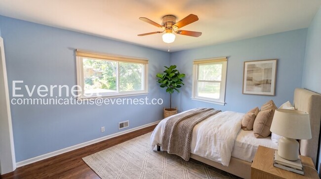 Photo - 7306 Larsen Ln