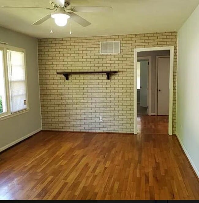 215 Dixon Cir