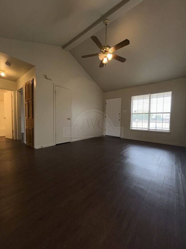 Photo - 2005 Windward Dr