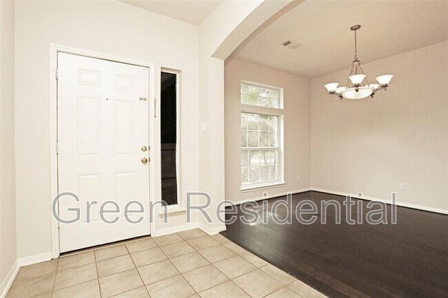 Photo - 75 Drifting Shadows Cir