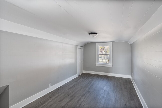 Photo - 611 E Main St