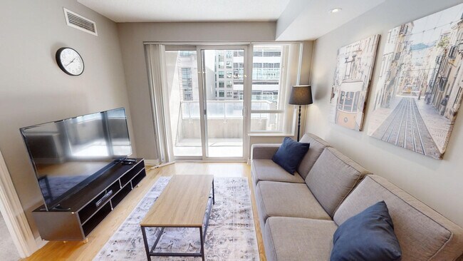 Building Photo - 104-270 Wellington St W