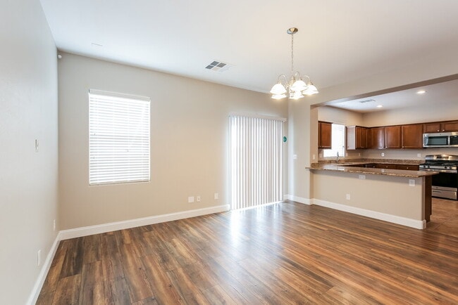 Photo - 8032 Carr Valley St