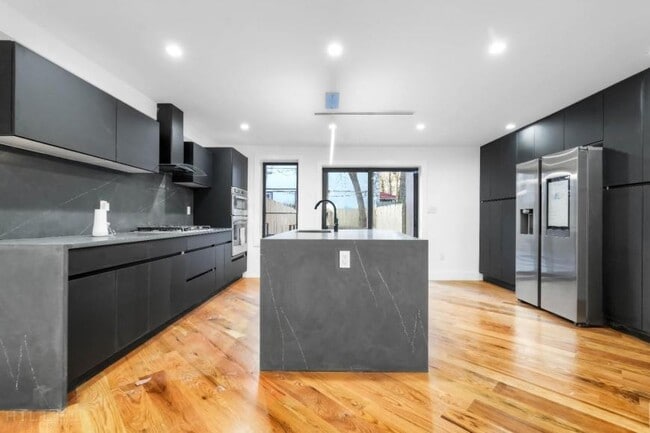 Building Photo - 3 bedroom in BROOKLYN NY 11216 Unit 1F Rental