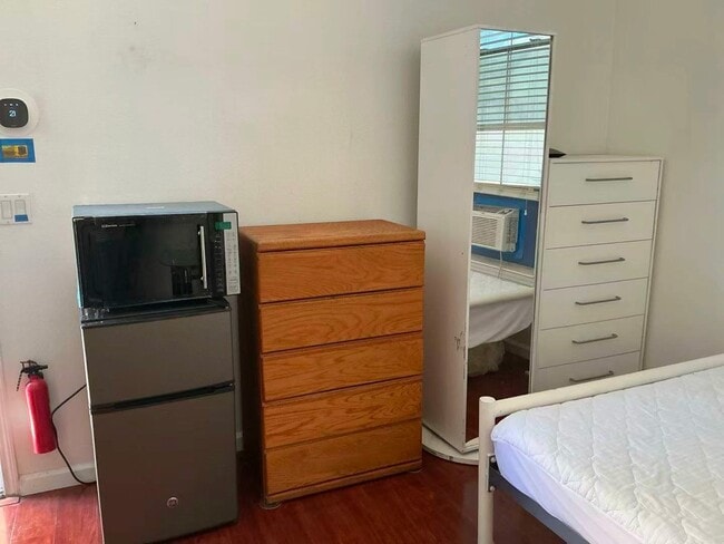 Photo - 5650 Red Roof St