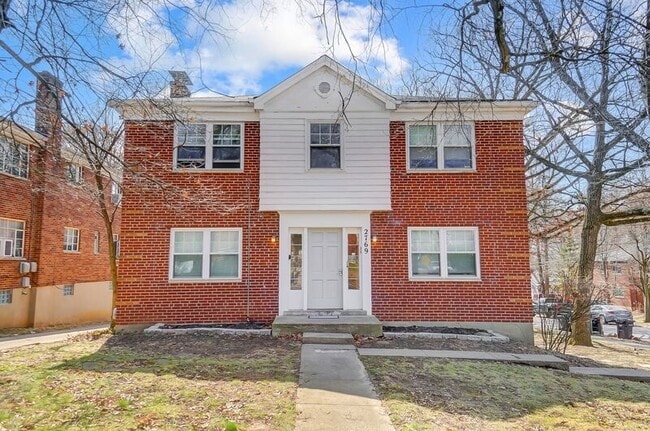 Building Photo - 2769 Losantiville Ave Unit # 2