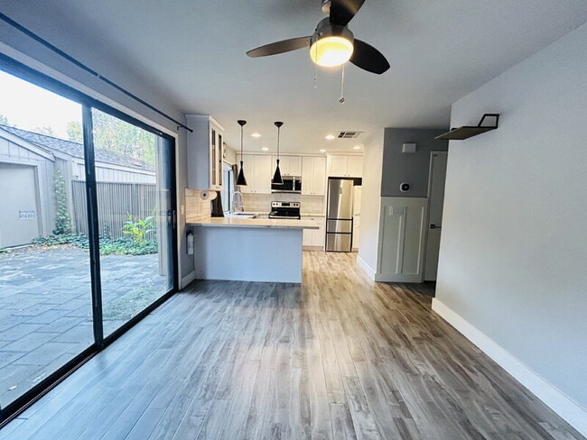 Photo - 134 Hartnell Pl