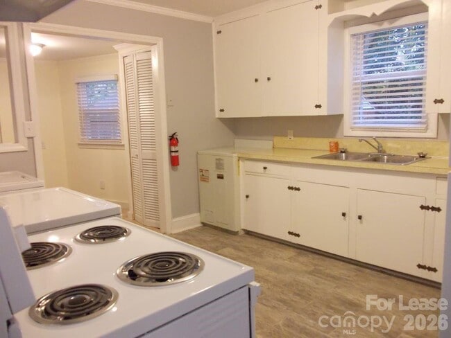 Photo - 2746 Dogwood Ave